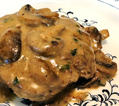 TURKEY BURGERS WITH MUSHROOM GRAVY - Linda's Low Carb Menus & Recipes